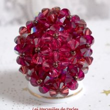 Orchid ring with facets and spinning tops in Swarovski crystal